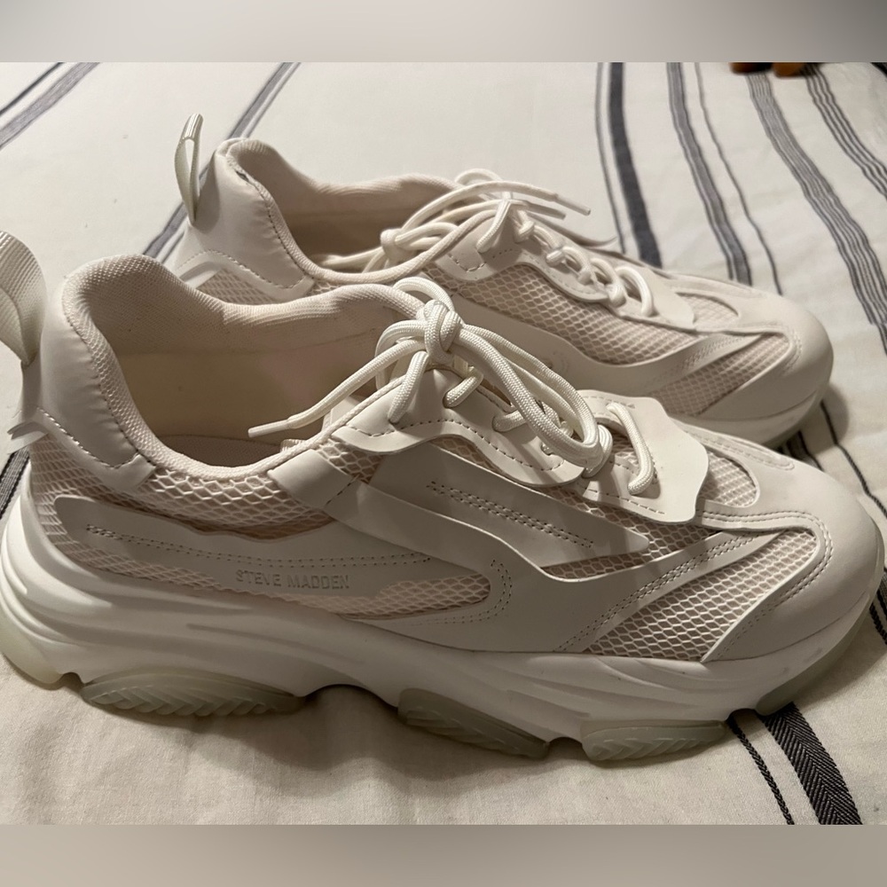 Steve Madden Posses-Off White